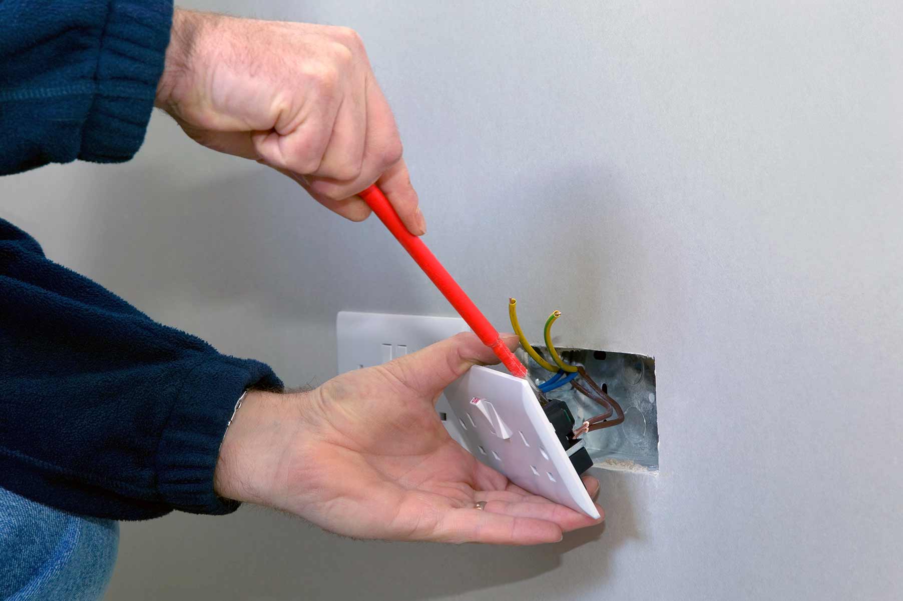 Our electricians can install plug sockets for domestic and commercial proeprties in Ecclesfield and the local area. 
